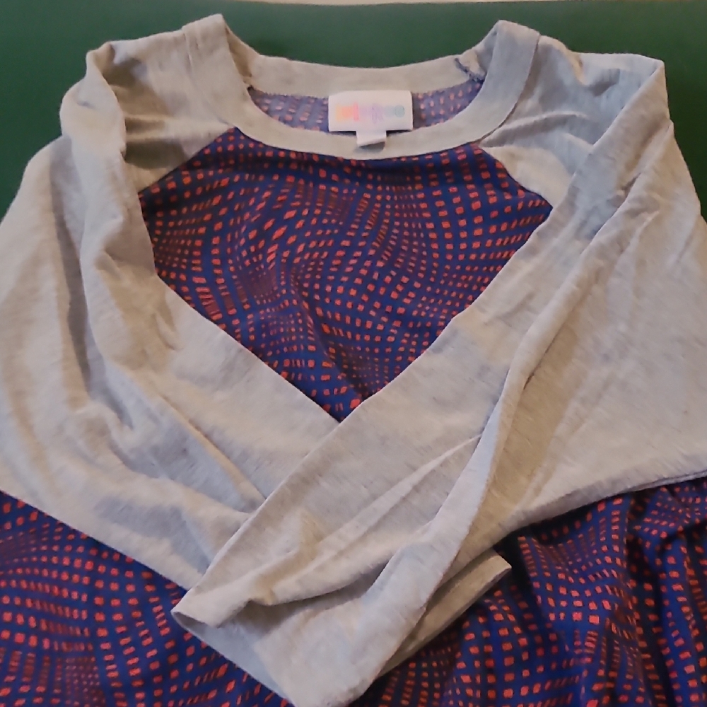 LuLaRoe Gray and Blue Geometric Top
